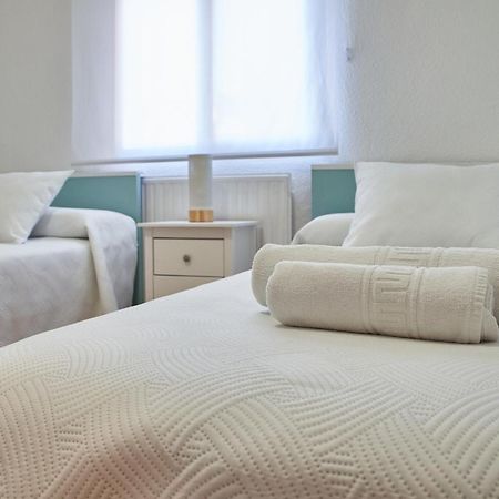 Lux Buenavista Apartment Toledo Luaran gambar