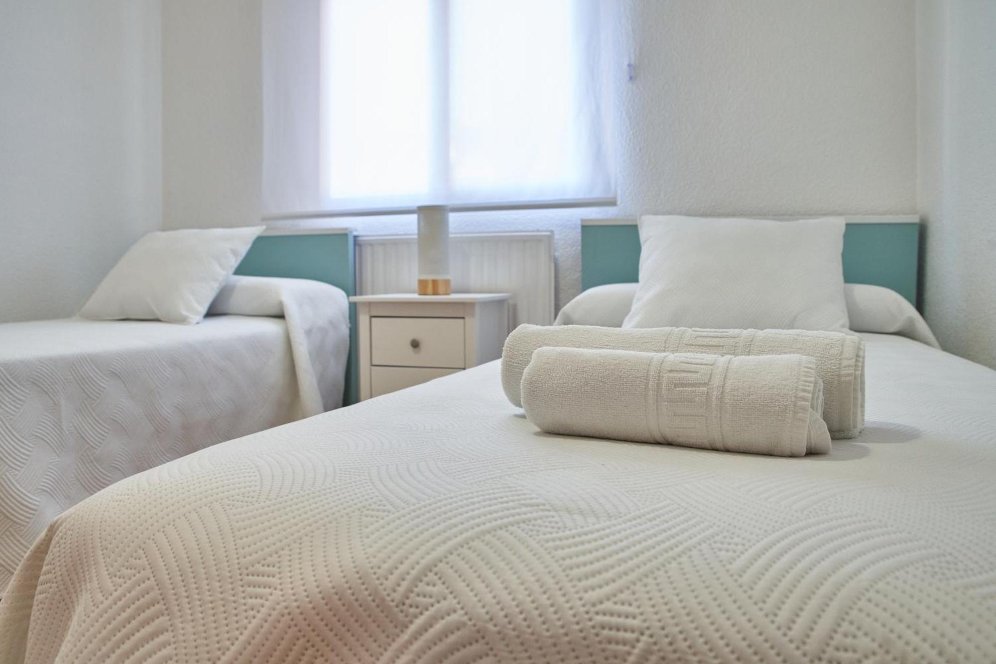 Lux Buenavista Apartment Toledo Luaran gambar
